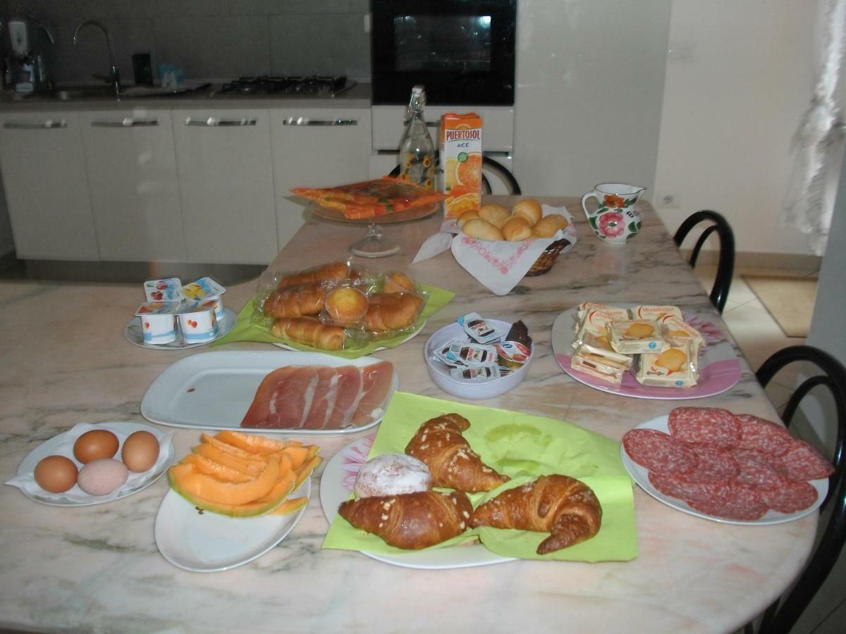 Giulietta E Romeo Bed & Breakfast Peschiera del Garda Bagian luar foto