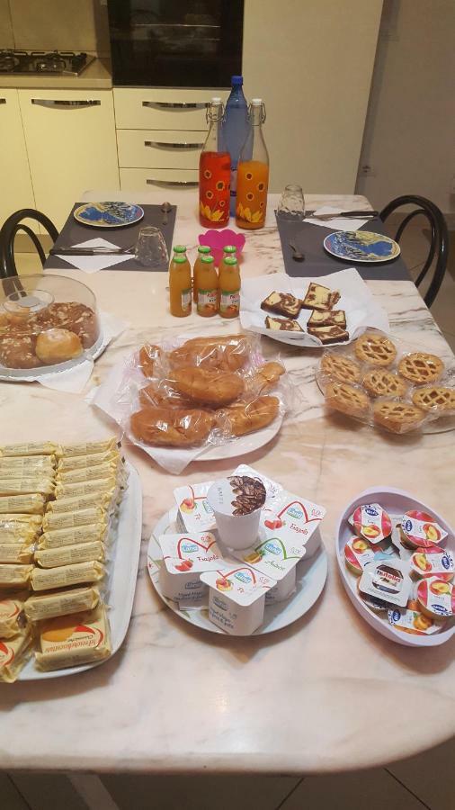 Giulietta E Romeo Bed & Breakfast Peschiera del Garda Bagian luar foto